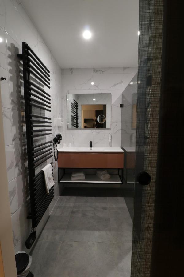 Threeland Hotel Petange Luaran gambar