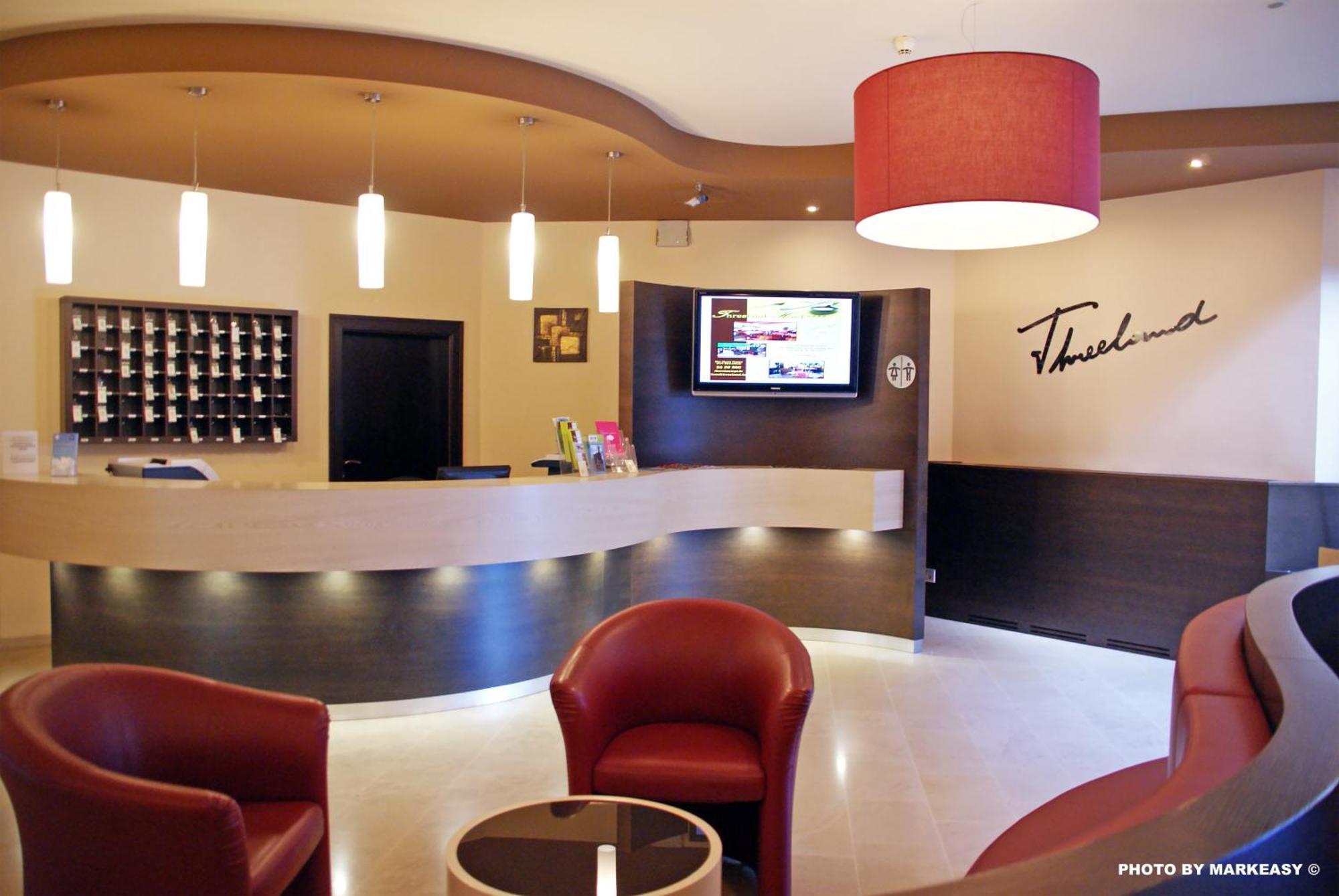 Threeland Hotel Petange Luaran gambar
