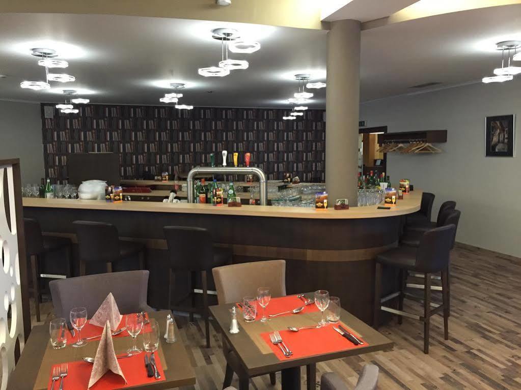 Threeland Hotel Petange Luaran gambar