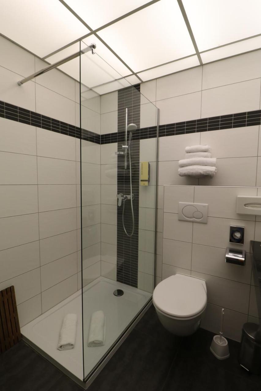Threeland Hotel Petange Luaran gambar